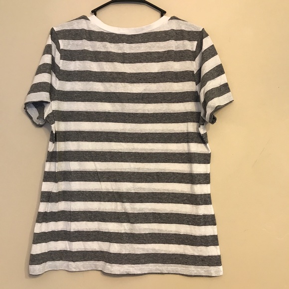 V Neck Striped Tee - Picture 3 of 3